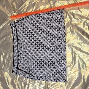 Liz Claiborne Women's Stretch Skirt with built in shorts. Size 12